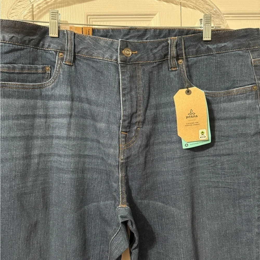 Prana Men's NWT Dark Wash Tapered Leg Hillgard Slim Jean size 40 x 30